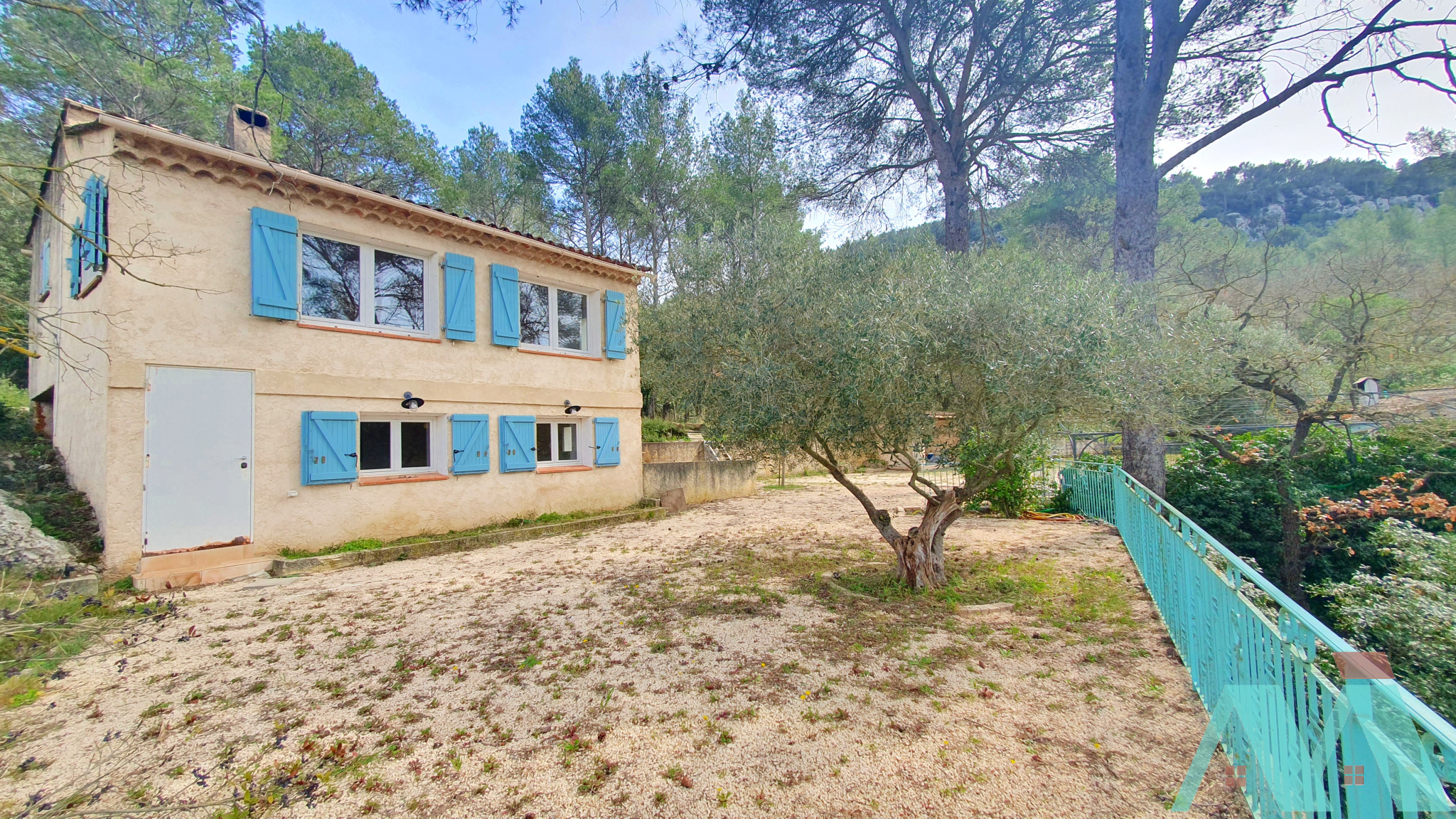 Maison-Villa - Cuges-les-Pins